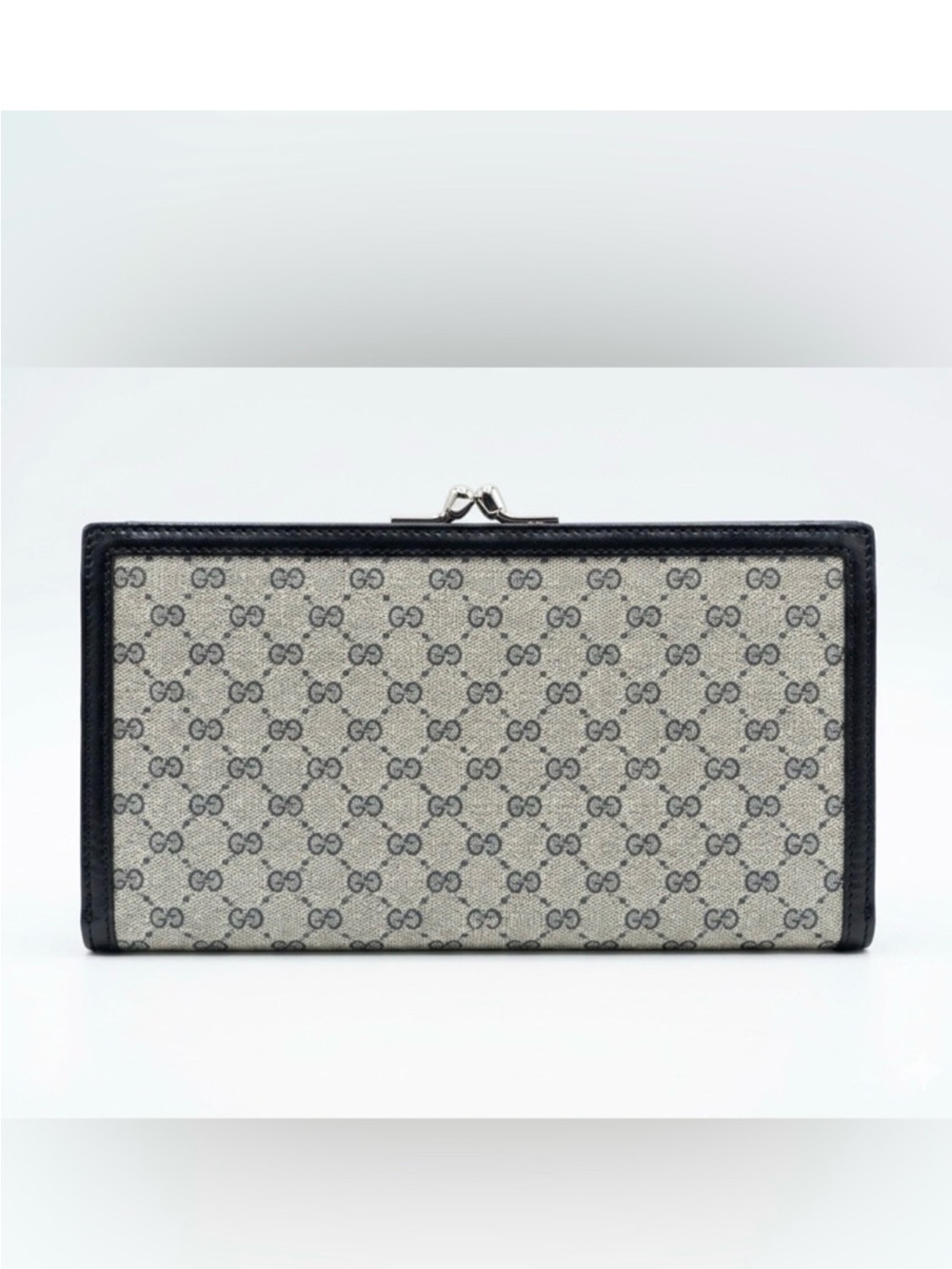 '80s Vintage Gucci Navy GG Long Monogram Clutch-Wallet - Picture 2 of 14